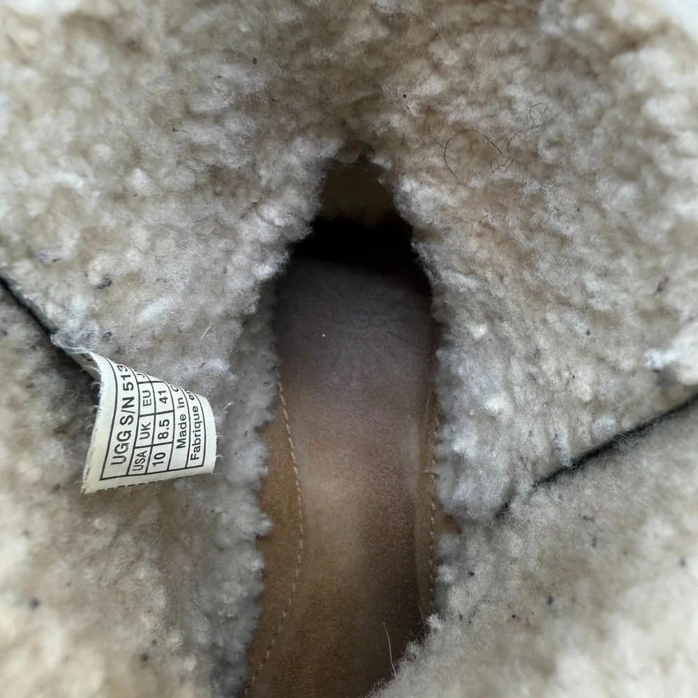 UGG Cove Ankle Boots 10 Black Leather Shearling Fur Lined Cozy Sherpa Cabin Core